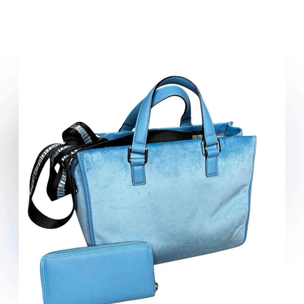 🔥4PIECE BUNDLE🔥Juicy Couture Blue Women's Bag And Wallet Set Includes Coin Pouch - Picture 3 of 12